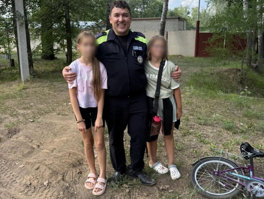 Саратовские полицейские спасли двух пропавших в лесопарке девочек